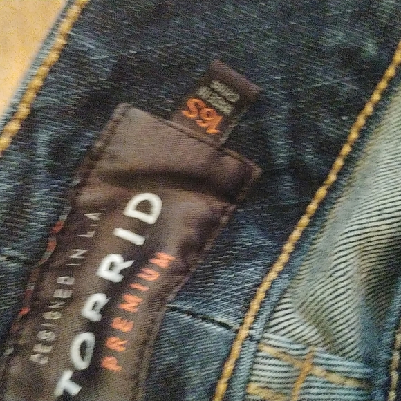 Torrid Premium  High Waist Jeans - Picture 4 of 5